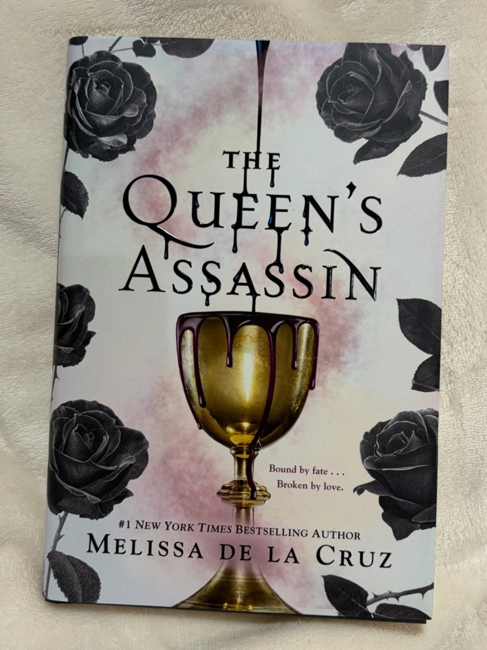5/$7 📚 The Queen’s Assassin (book)